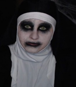 Создать мем: валак заклятие, гримм на хэллоуин монахиня, страшный макияж