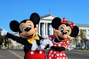 Создать мем: диснейленд, mickey and minnie mouse, disney