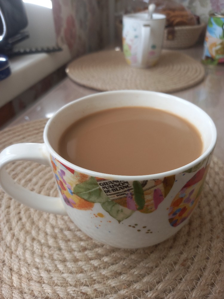 Создать мем: керамическая чашка, кофе, чай в кружке домашнее