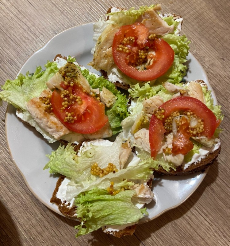 Create meme: Bruschetta Caesar, delicious sandwiches, sandwiches recipes