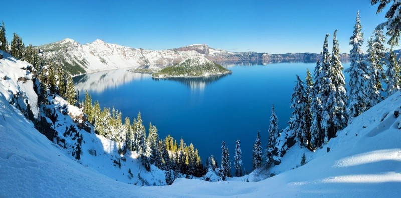 Create meme: the coldest lake in russia, the cleanest lake, crater lake in oregon in winter