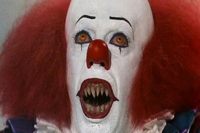 Create meme: it's 1990, scary clown stories, pennywise the clown