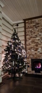 Create meme: Christmas tree, dressed Christmas tree, beautiful Christmas tree