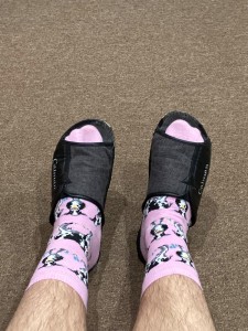 Создать мем: ноги, socks, носки тапки