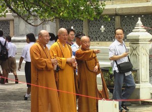 Создать мем: монах, буддисты, культ буддизма