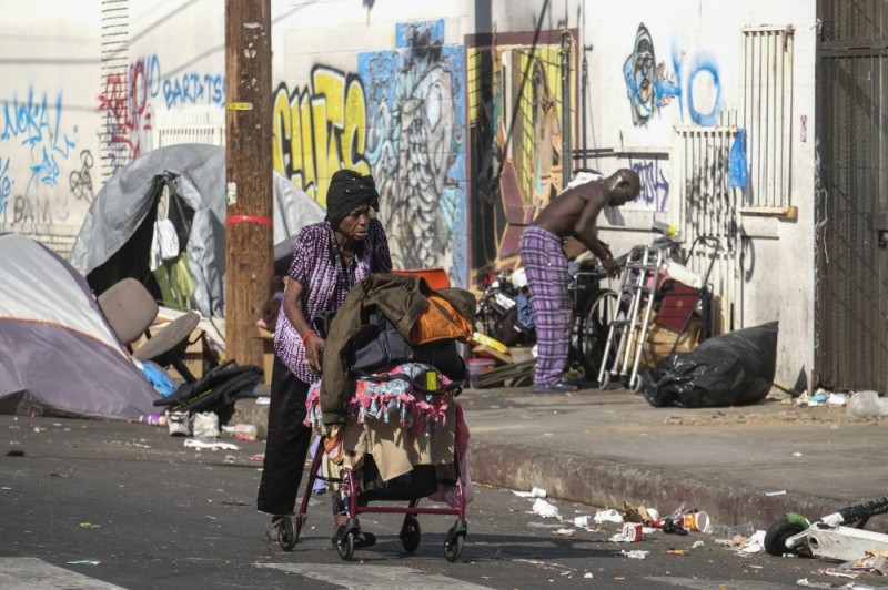 Create meme: homeless, Skid Row Los Angeles, beggars in the usa