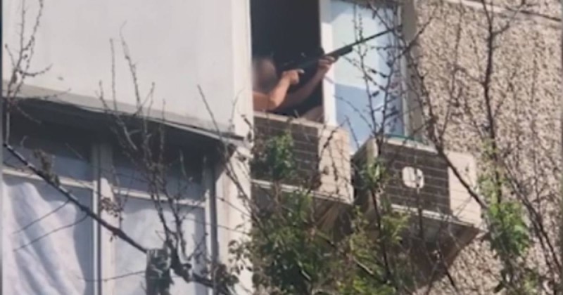 Create meme: Alexey arestovich, shooting from the window, from the window 