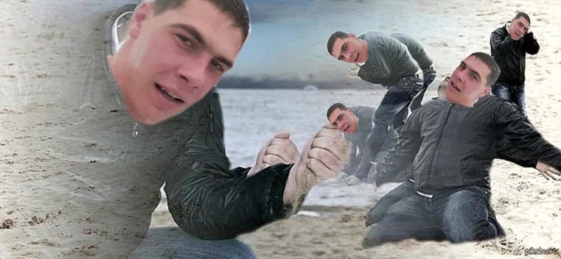 Создать мем: мем с песком, мем сыпет песок, мужик песок мем