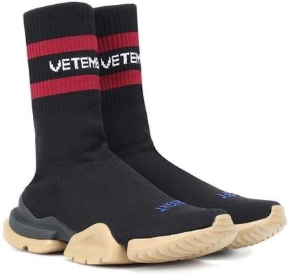 Создать мем: летняя обувь, модная обувь, vetements x reebok sock