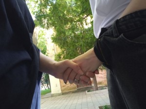 Создать мем: holding hands, человек, в отделе полиции