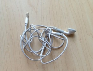 Create meme: earpods, original earphone