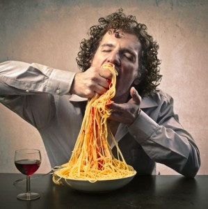 Создать мем: Еда, spaghetti, итальянцы едят пасту картинки