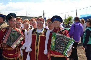 Create meme: Play, an accordion favourite!, play the accordion in Almetyevsk 2018, the festival of accordionists in Bor