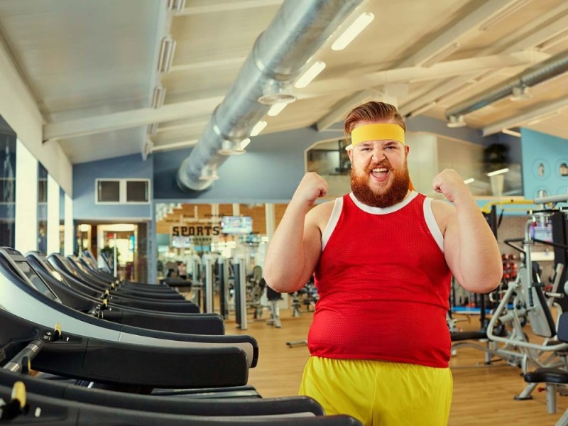 Создать мем: жирные люди в спортзале, толстая в тренажерном зале, толстяк в тренажерном зале