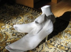 Создать мем: носки для бега, страшные носки, белые носки