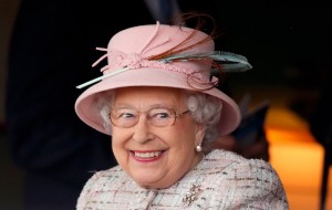 Создать мем: английская королева елизавета, британская королева, королева елизавета в шанель