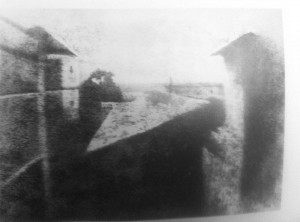 Создать мем: первая фотография, камера обскура, ж.н. ньепс. «вид из окна», 1826
