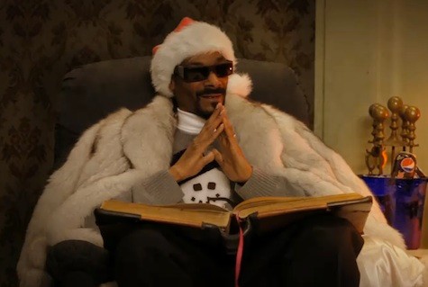 Create meme: Snoop Dogg in a fur coat, Snoop Dogg pimp, snoop dogg 2020