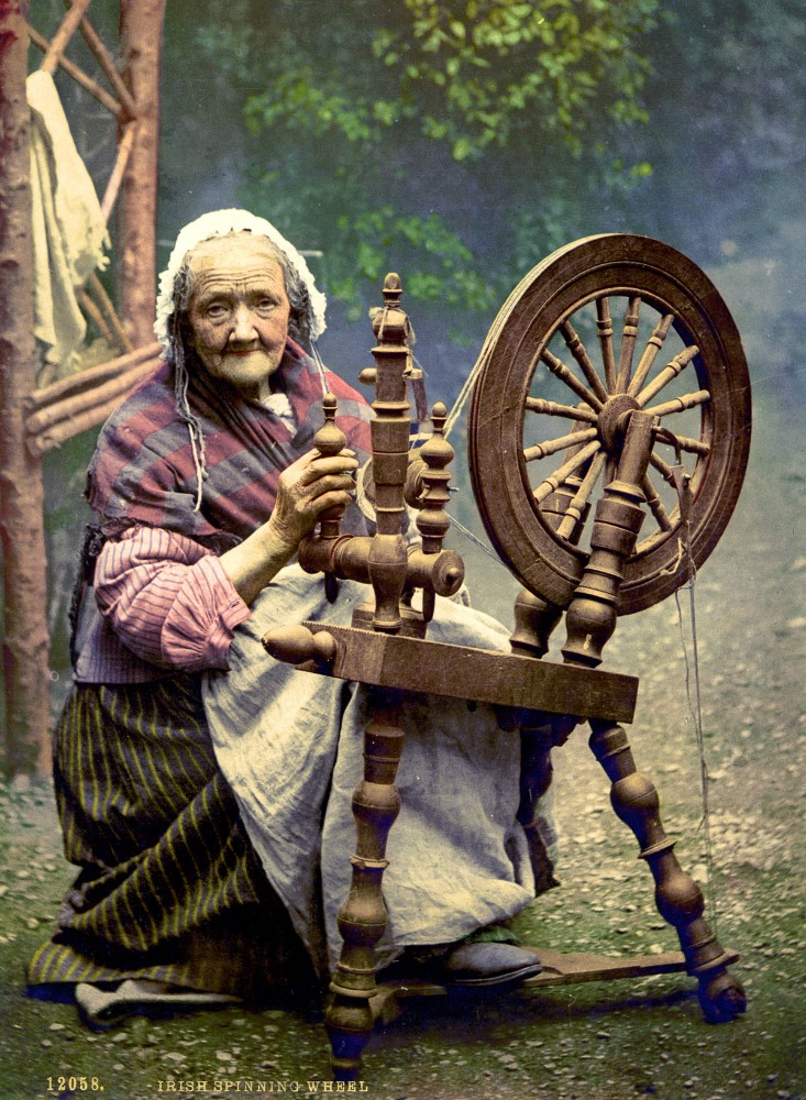 Создать мем: русская прялка, прялка старинная, прялка с колесом