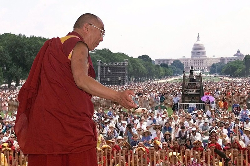 Создать мем: делиться знаниями, smithsonian folklife festival, далай