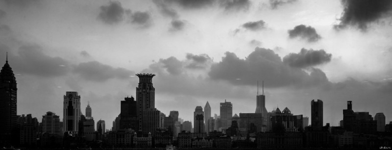 Create meme: Chicago city skyline, New York in black and white, skyscrapers