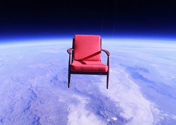 Создать мем: летающий стул, кресло, космическое кресло