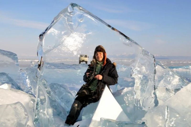 Create meme: transparent ice on lake Baikal, Baikal in winter ice, baikal ice