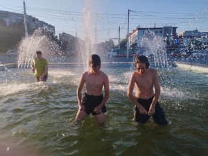 Create meme: bathing, boy, fountain