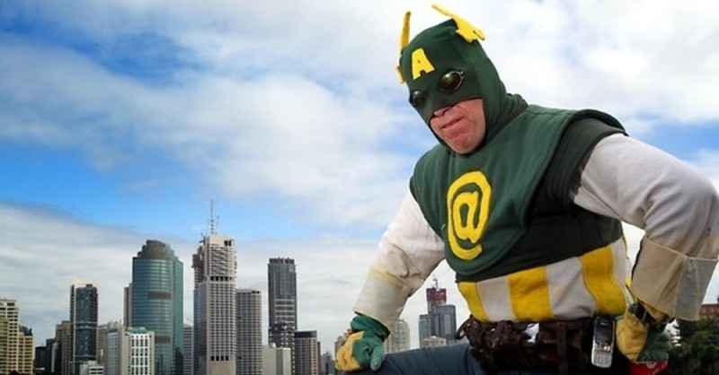Создать мем: бэтмен бен адам уэст, супергерои в реальной жизни, captain australia