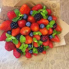 Create meme: a bouquet of strawberries, fruity bouquet