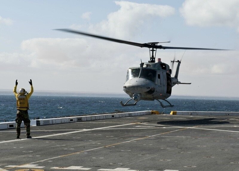 Создать мем: твин хьюи вертолет, вертолет navy, iran navy aviation sikorsky ch-53 sea stallion