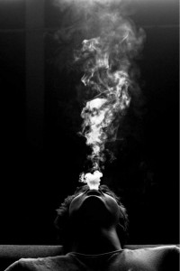 Создать мем: дым на черном фоне, фотографии дыма, черно белая фотосессия с дымом