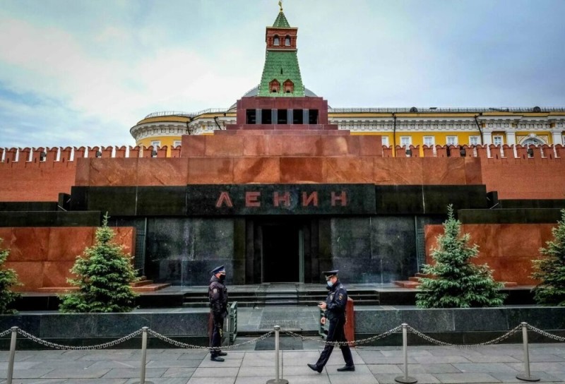 Create meme: the mausoleum, Lenin's mausoleum in Moscow, Lenin's mausoleum on red square in Moscow