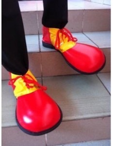 Создать мем: ботинки красные, обувь клоуна, красные клоунские ботинки