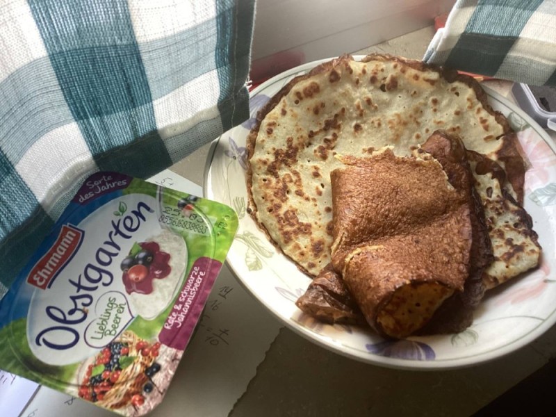 Create meme: delicious pancakes, pancakes , oatmeal pancake for breakfast