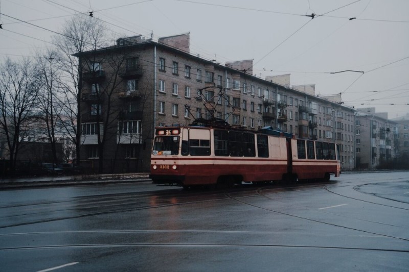 Создать мем: лм-68м трамвай, трамвай санкт петербург лвс 86к, трамвай лвс 86