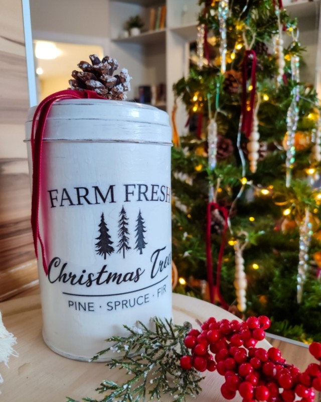 Создать мем: tree farm свеча, christmas decorations, рождественские подарки