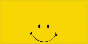 Создать мем: привет улыбнись, улыбка открытка, желтый фон