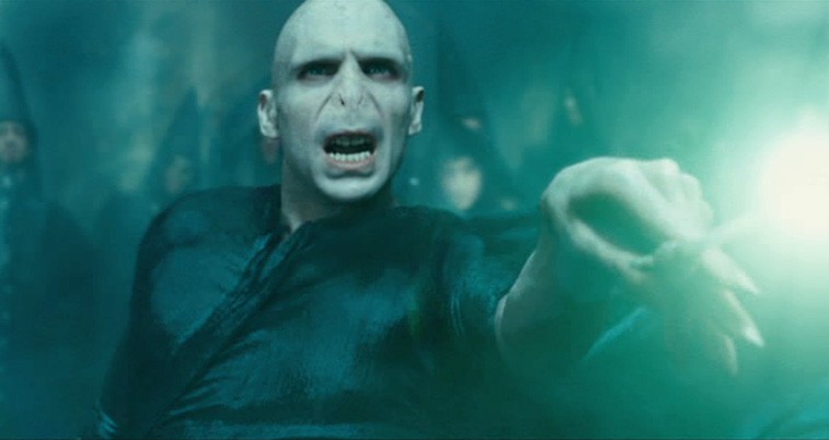 Create meme: Voldemort Harry Potter, Voldemort Avada Kedavra, Volan de mort