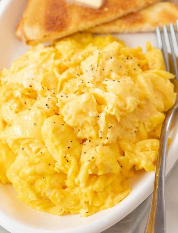 Create meme: scrambled eggs, omelet lumps, food 