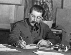 Создать мем: иосиф виссарионович сталин, сталин еврей, сталин с трубкой за столом