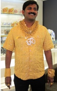 Создать мем: датта пхудж, датта пхуге золотая рубашка, индийский миллионер в золотой рубашке