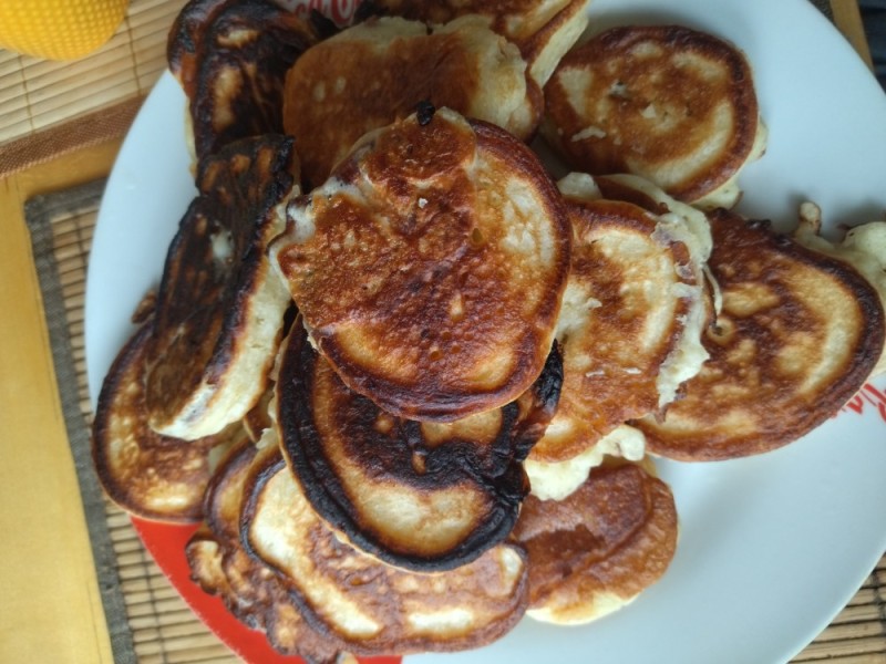 Create meme: pancakes, pancakes on kefir, delicious pancakes