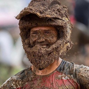 Создать мем: мотокросс женщины грязь, грязь в лицо от мотоцикла, грязный шлем