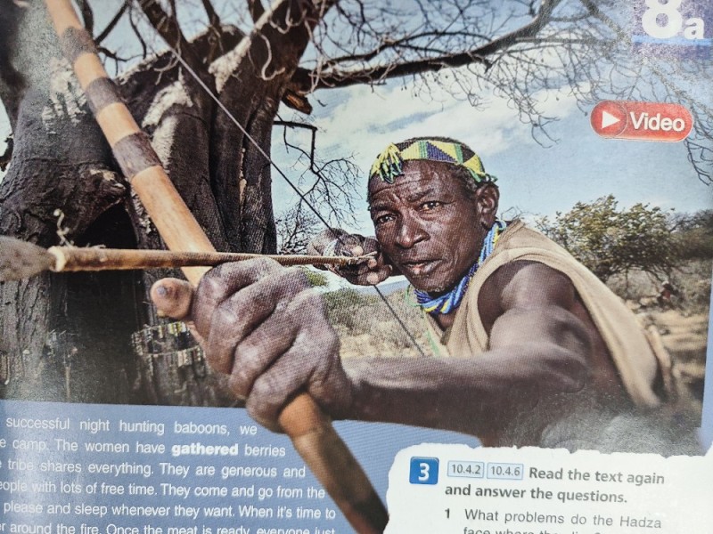 Создать мем: бушмены, tribe hunting bow, африканские племена