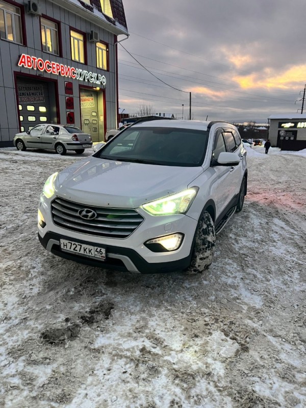 Создать мем: Hyundai Santa Fe III, хендай санта, hyundai santa fe 2013