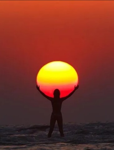 Создать мем: мужчина солнце, екатерине, ночник закат