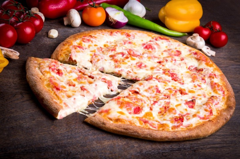 Создать мем: вкусная пицца, итальянская пицца, красивая пицца