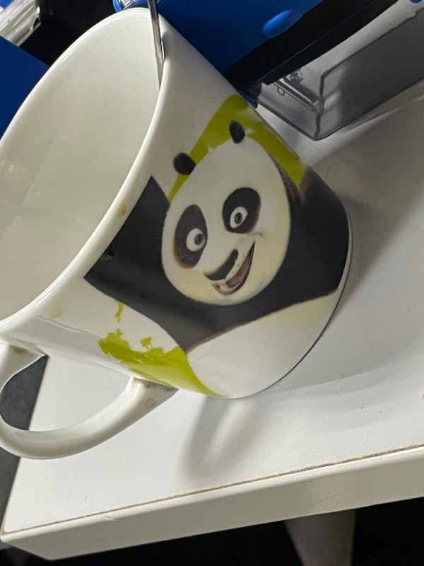 Создать мем: панда по кружка, кружка кунг фу панда, чашка