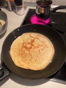 Create meme: cook pancakes, crepes, pancakes